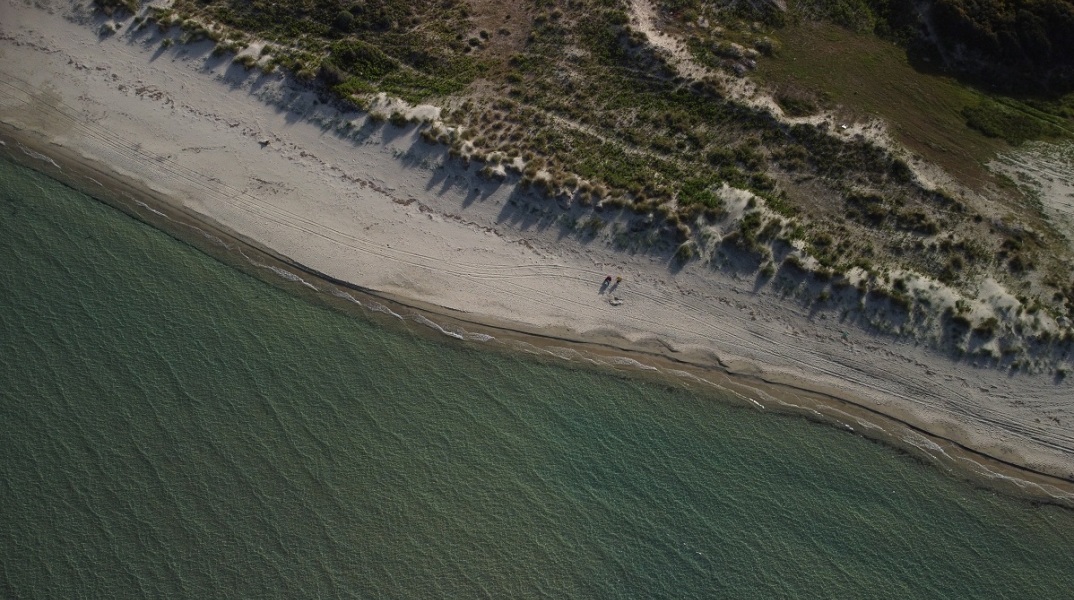 Χαλκιδική: Νεκρός 43χρονος λουόμενος στη Σάρτη - Η νεκροψία θα ρίξει φως στα αίτια θανάτου - Προανάκριση διενεργείται από το Λιμενικό. 