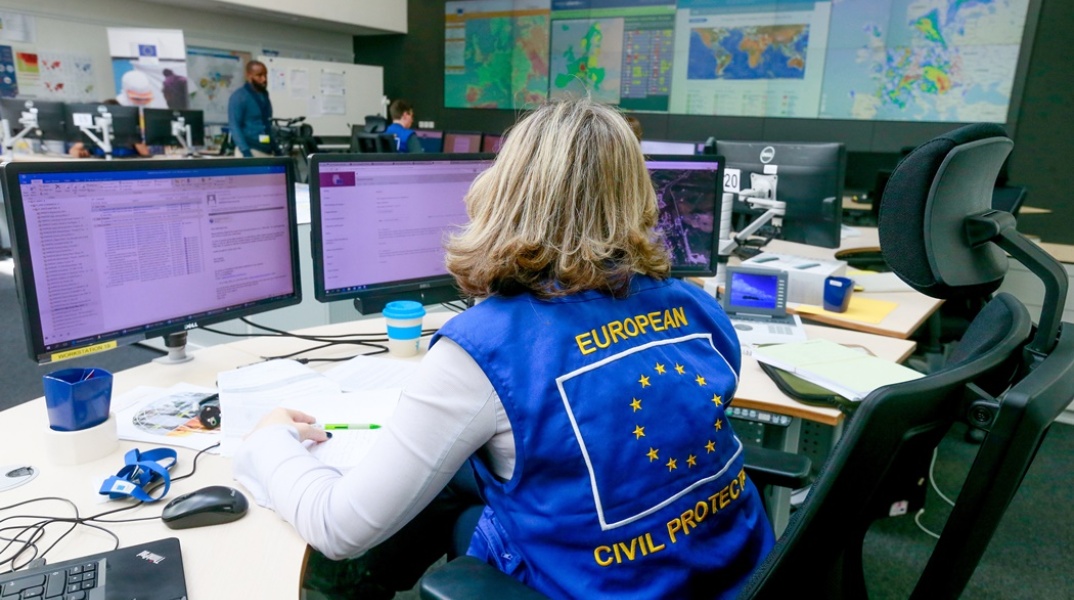 Πολιτική Προστασία στην Ευρωπαϊκή Ένωση - Γυναίκα στο κέντρο ελέγχου