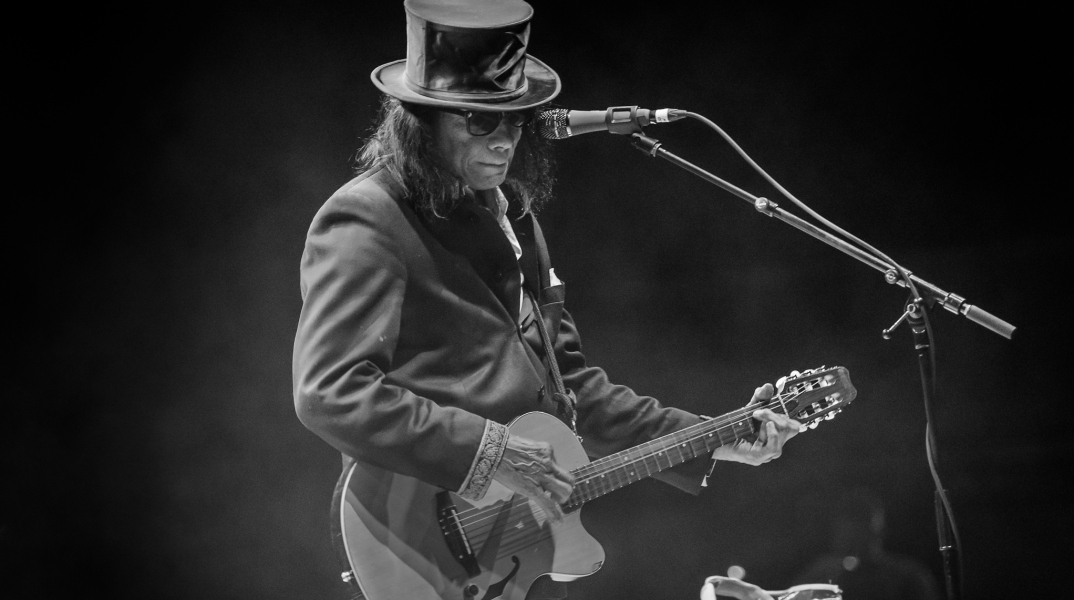 Αφιέρωμα Sixto Rodriguez: Η ζωή και το έργο του μουσικού που έφυγε από τη ζωή σε ηλικία 81 ετών.