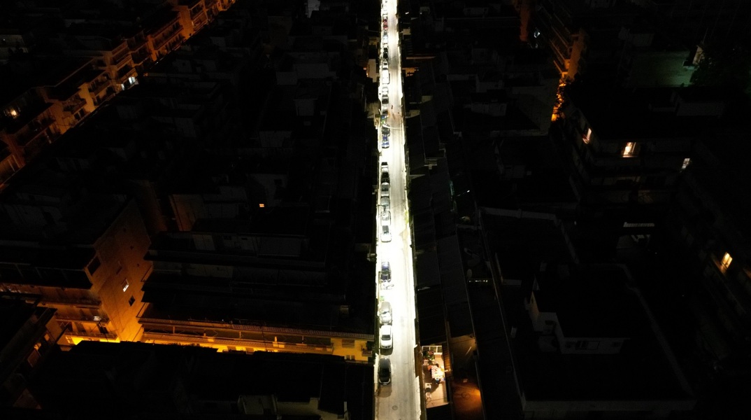 Θεσσαλονίκη: Δέκα χιλιάδες φωτιστικά στους δρόμους της πόλης θα αντικατασταθούν με νέα led υψηλής ενεργειακής απόδοσης - Προσφέρουν εξοικονόμηση σε ποσοστό 75%.