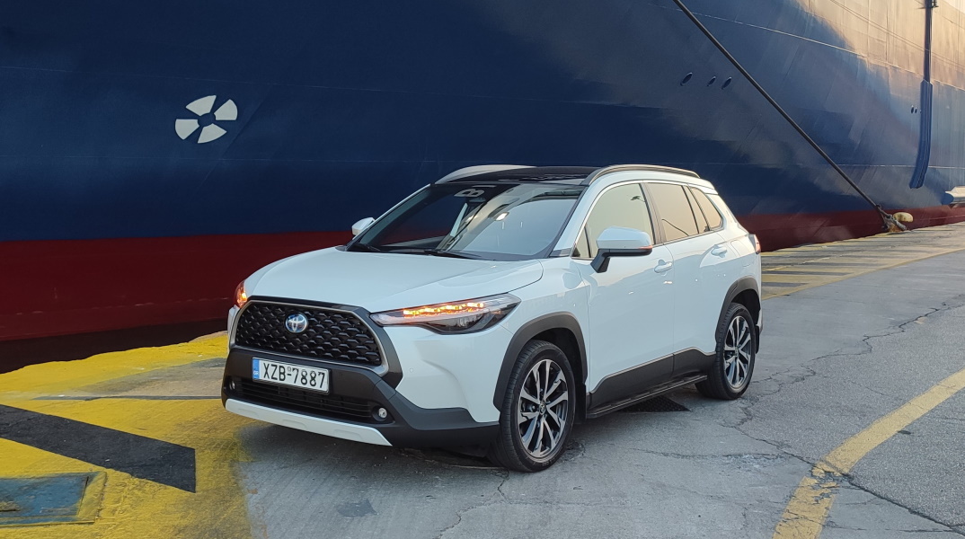 Toyota Corolla Cross: Η SUV έκδοση του παγκόσμιου best seller έχει απαντήσεις σε όλα σου τα «θέλω».