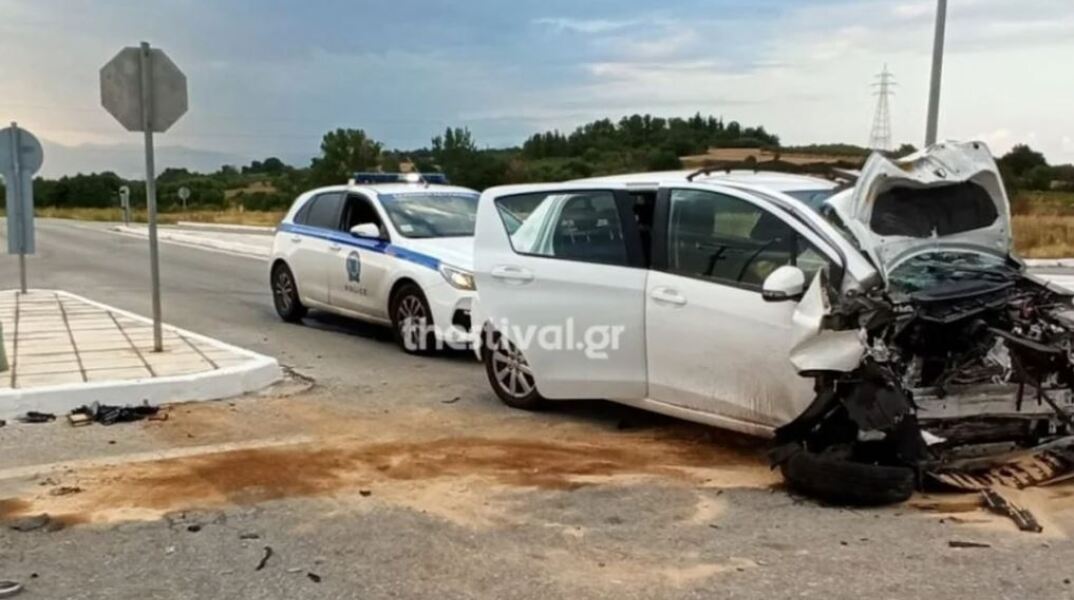 Δύο νεκροί και δύο τραυματίες από σύγκρουση ΙΧ με φορτηγό στη Θεσσαλονίκη