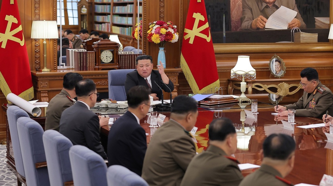 ΗΠΑ: Το υπουργείο Οικονομικών επέβαλε κυρώσεις σε τρεις εταιρίες για τη διευκόλυνση πωλήσεων όπλων στη Ρωσία μέσω της Βόρειας Κορέας. 