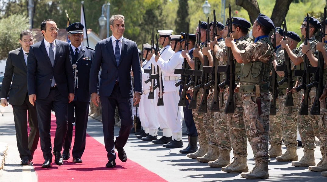 Επικοινωνία Κυριάκου Μητσοτάκη - Νίκου Χριστοδουλίδη: Έντονη αποδοκιμασία για τις επιθέσεις Τουρκοκύπριων εναντίον μελών του ΟΗΕ στην Κύπρο.