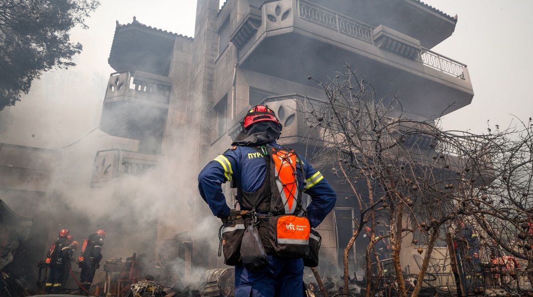 Φωτιά στη Φυλή: Νέο μήνυμα του 112 - Εκκενώνονται Άνω Λιόσια, Κανάλα, οικισμός Γεννηματά, Πανόραμα - Οι κάτοικοι καλούνται να ακολουθούν τις οδηγίες των αρχών.