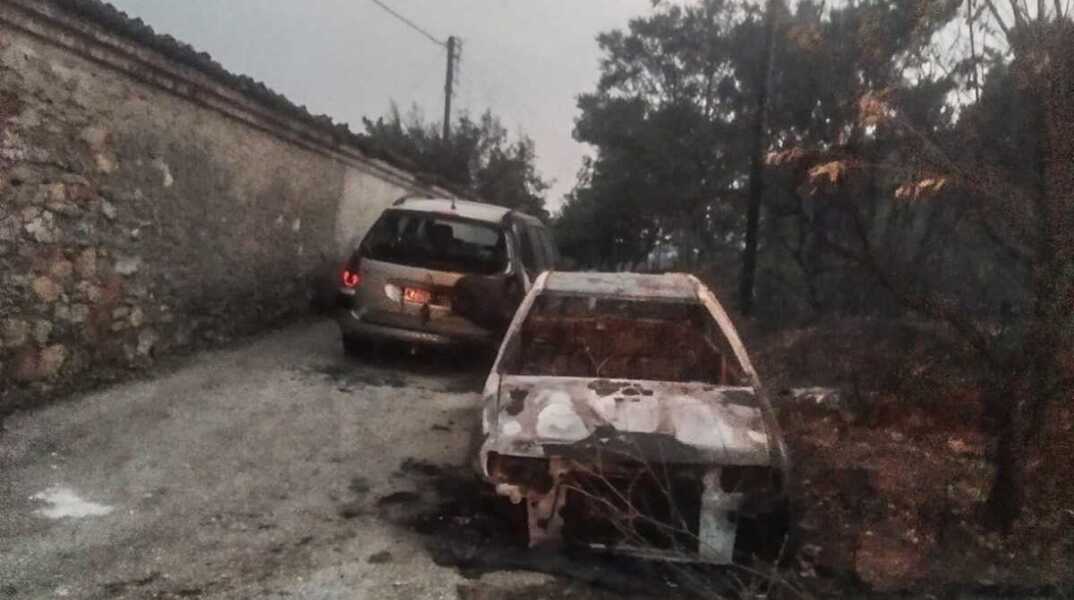 Φωτιά στην Καβάλα - Στάχτη οχήματα, σπίτια και ποιμνιοστάσια στην Αβραμηλιά