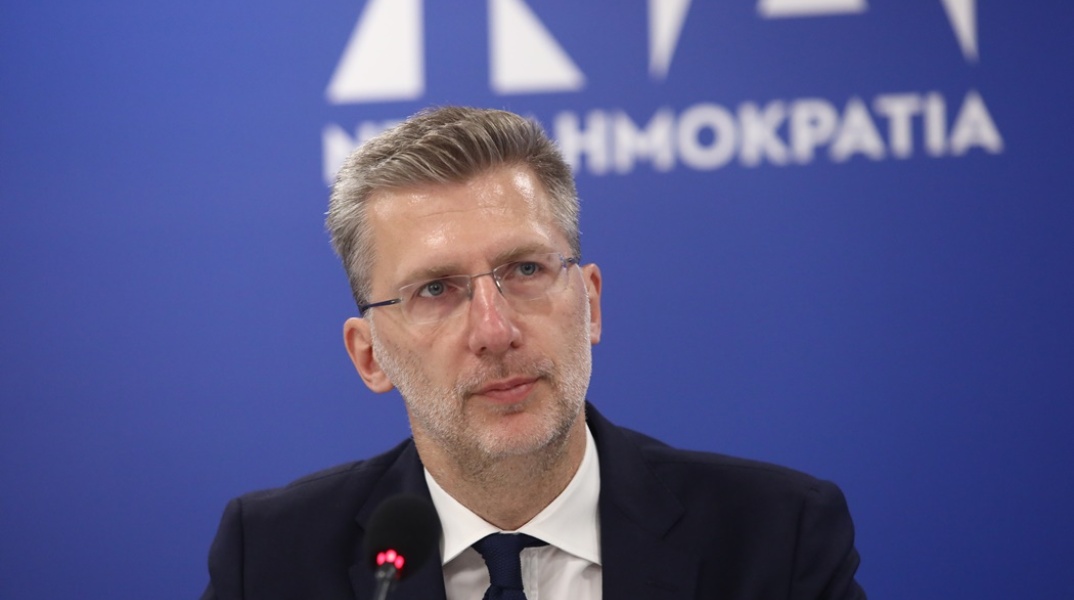 Ο υπουργός Επικρατείας, Άκης Σκέρτσος