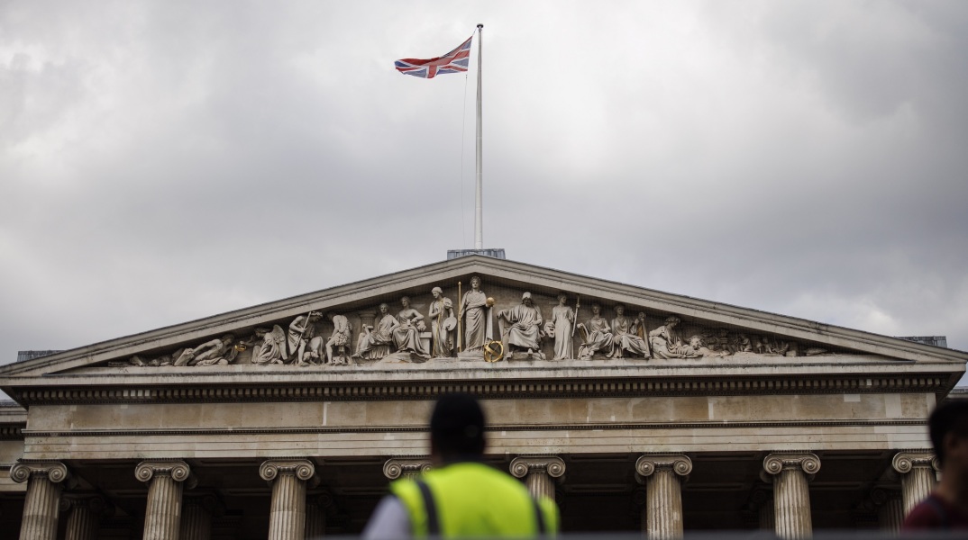 Λονδίνο: Η Μητροπολιτική Αστυνομία ανέκρινε έναν άνδρα για την κλοπή αντικειμένων από τις συλλογές του Βρετανικού Μουσείου.