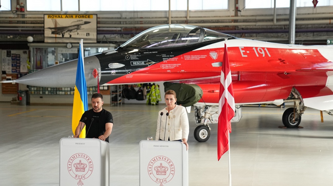Πόλεμος στην Ουκρανία: Μαχητικά F-16 θα προμηθεύσουν στο Κίεβο η Δανία και η Ολλανδία - Πώς διαμορφώνονται οι ισορροπίες μετά τις τελευταίες εξελίξεις.