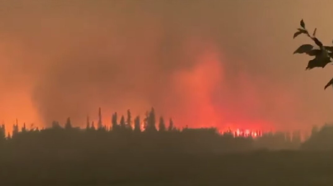Φωτιές στον Καναδά στην πόλη Hay River