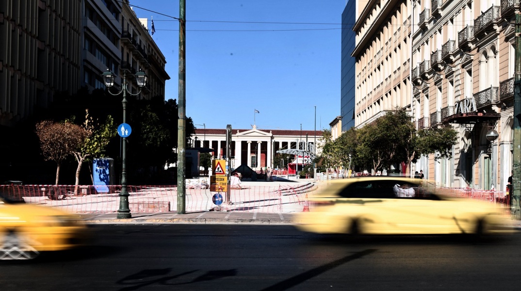 Δήμος Αθηναίων: Καμία άδεια για τραπεζοκαθίσματα στη νέα Πανεπιστημίου  - Ανακαλούνται και οι υφιστάμενες με απόφαση του δημοτικού συμβουλίου.