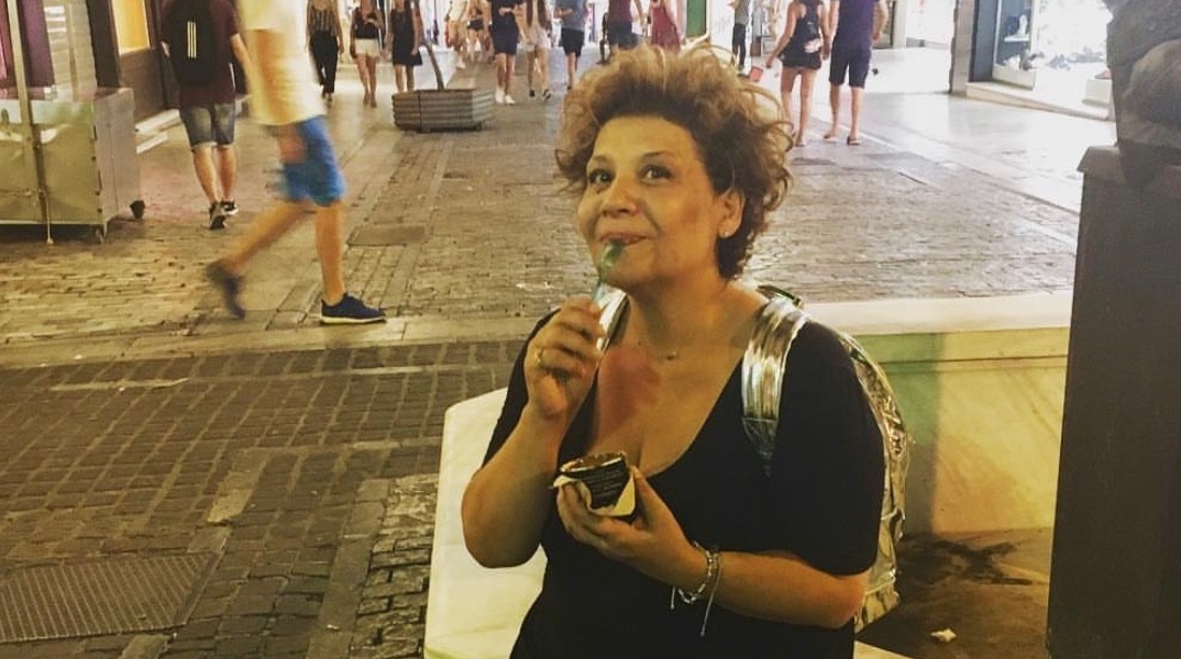 Γιώτα Νέγκα: Η τραγουδίστρια απαντά σε 33 ερωτήσεις για την Αθήνα