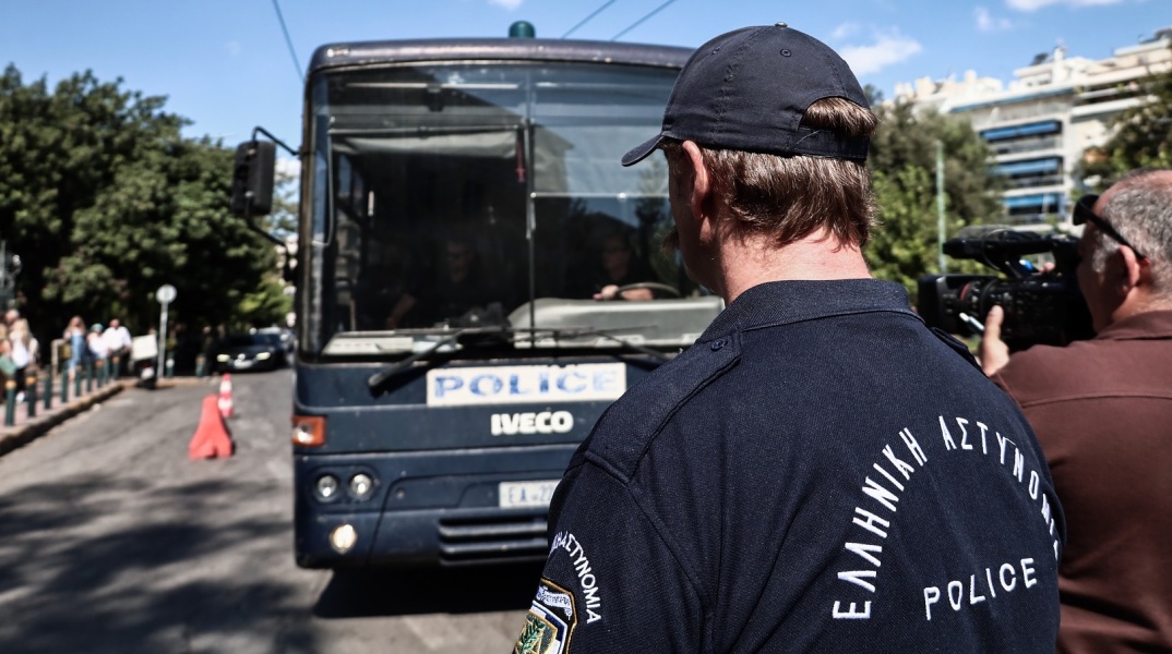 Ζάκυνθος: Στις φυλακές Κορυδαλλού ο αξιωματικός της ΕΛΑΣ που κατηγορείται για δωροληψία, κατάχρηση εξουσίας και παράβαση καθήκοντος.