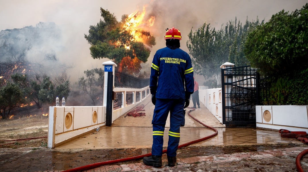 Πυρκαγιές: Για ένα τρίμηνο ο δήμος Φυλής θα παρέχει δωρεάν νερό στους δημότες του - Μέτρο στήριξης στους πληγέντες - Τι περιλαμβάνουν οι απαλλαγές.