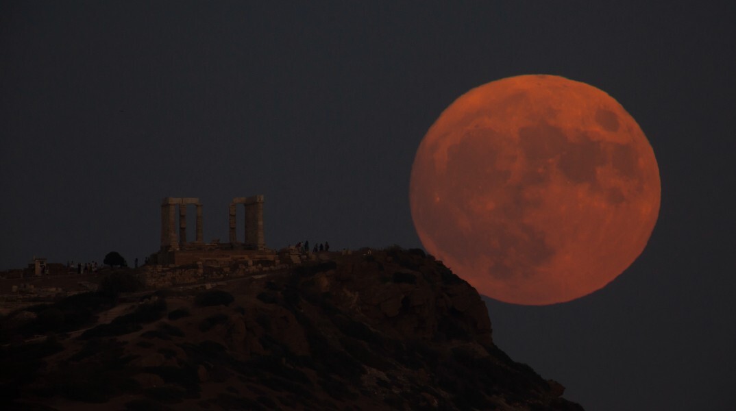 ΑΝΑΤΟΛΗ ΠΑΝΣΕΛΗΝΟΥ ΣΤΟ ΝΑΟ ΤΟΥ ΠΟΣΕΙΔΩΝΑ