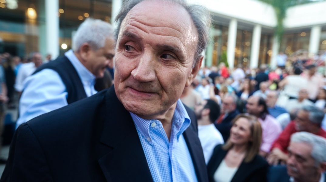 Στέφανος Τζουμάκας