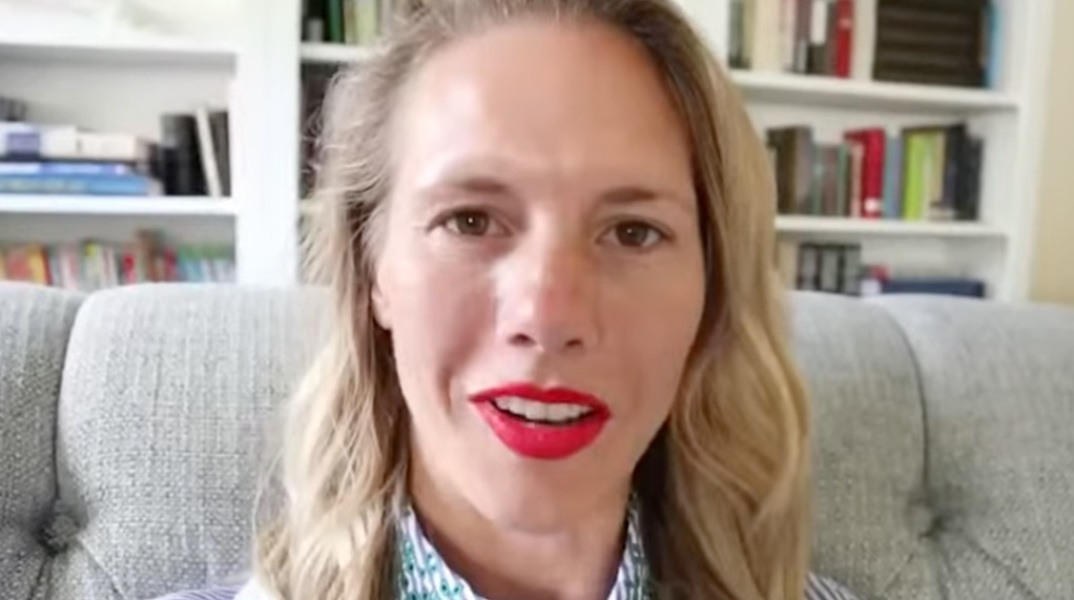 ΗΠΑ: Μια πολύτεκνη μητέρα που διαφήμιζε στο YouTube την «αυστηρή ανατροφή» των παιδιών της, συνελήφθη για την κακοποίησή τους.