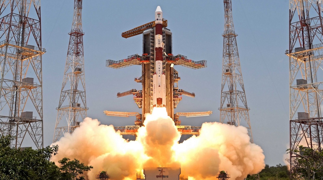 Η Ινδική Διαστημική Υπηρεσία εκτόξευσε όχημα παρατήρησης για τη μελέτη του ήλιου - Λίγες μόλις ημέρες μετά την επιτυχημένη προσεδάφιση στη Σελήνη. 