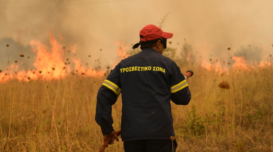 Μεσσηνία: Πυρκαγιά στον Άγιο Ισίδωρο - Κινητοποίηση της πυροσβεστικής - Και εναέρια μέσα συμμετέχουν στην επιχείρηση κατάσβεσης.