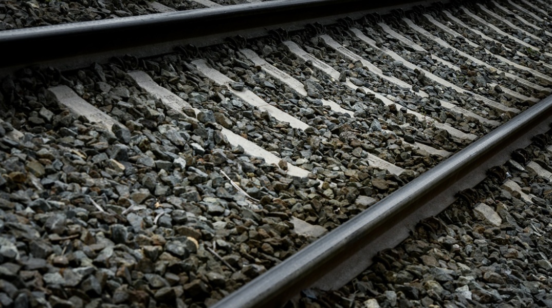 Ράγες σιδηροδρόμου