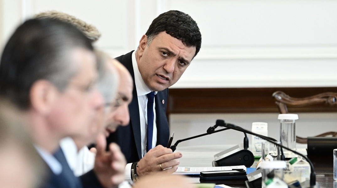 Κακοκαιρία Daniel: Σύσκεψη υπό τον Βασίλη Κικίλια - Στο «κόκκινο» παραμένουν Θεσσαλία, Μαγνησία, Πιερία, Σποράδες, Εύβοια, Φθιώτιδα - Νέο προειδοποιητικό 112.