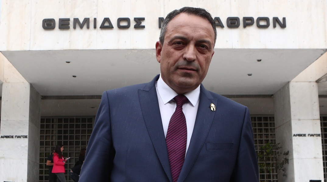 «Σπαρτιάτες»: Επί τρεις ώρες κατέθετε στην εισαγγελέα του Αρείου Πάγου ο Βασίλης Στίγκας - «Ολόκληρη η ΚΟ με στηρίζει ως πρόεδρο του κόμματος».