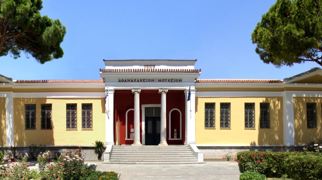 Κακοκαιρία Daniel - ΥΠΠΟ: Δεν προκλήθηκαν ζημίες σε αρχαιότητες της έκθεσης και στις αποθήκες του Αθανασακείου Αρχαιολογικού Μουσείου Βόλου.