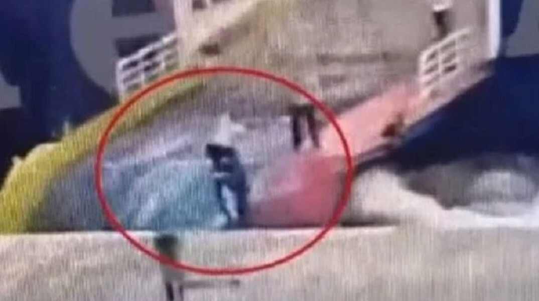 Ο 36χρονος Αντώνης Καργιώτης έχασε τη ζωή του όταν μέλη του πληρώματος του Blue Horizon τον πέταξαν στη θάλασσα - Το έγκλημα και αντιδράσεις της κοινωνίας