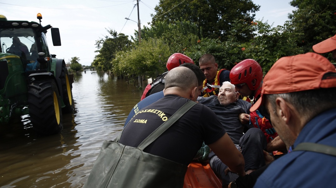 Κακοκαιρία Daniel - Πυροσβεστική: Συνολικά 2.529 διασώσεις - απομακρύνσεις ατόμων έχουν πραγματοποιηθεί - 6.882 κλήσεις έχει λάβει το Κέντρο Επιχειρήσεων.