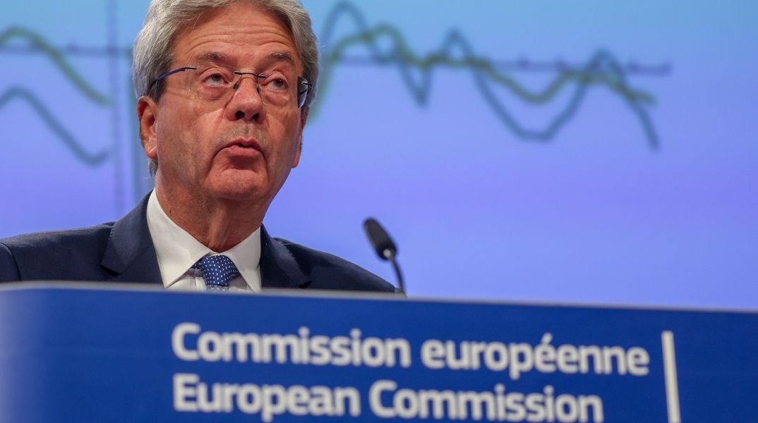 ΕΕ - Πάολο Τζεντιλόνι: Καλά νέα η επιστροφή της Ελλάδας στην επενδυτική βαθμίδα, για την ΕΕ, την ευρωζώνη και τη χώρα - Στήριξη μέσω του έκτακτου ταμείου.