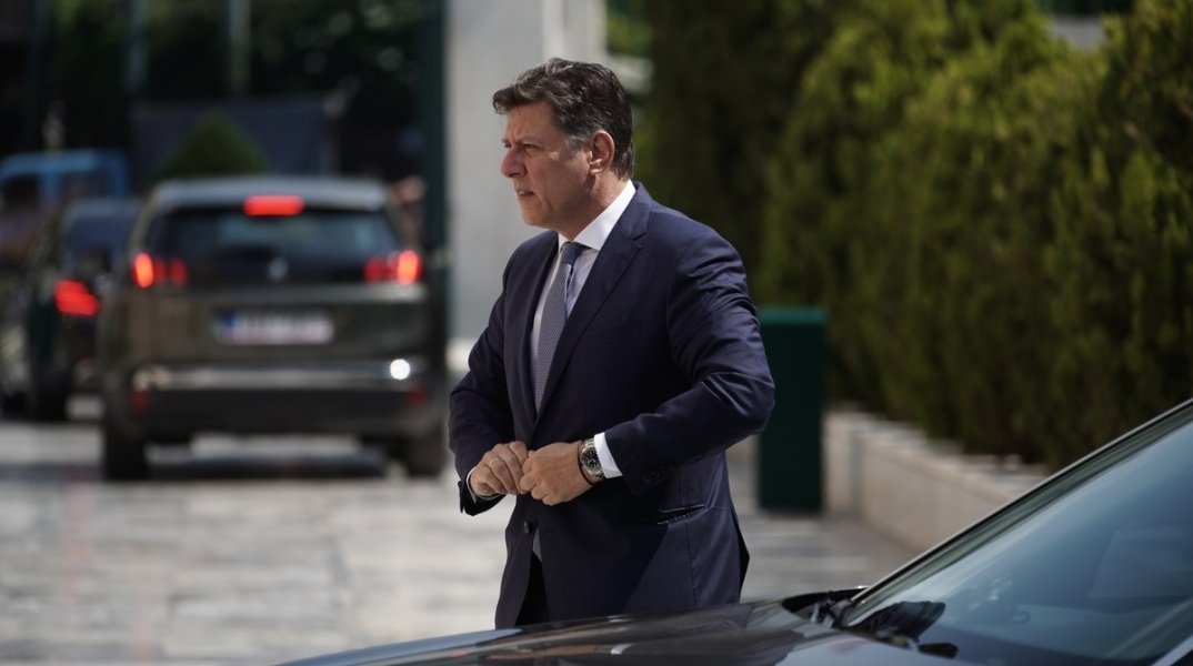 Μιλτιάδης Βαρβιτσιώτης: Πώς έφτασε στην παραίτηση - Το μήνυμα του Παύλου Μαρινάκη και οι πιθανές αλλαγές στο κυβερνητικό σχήμα. 