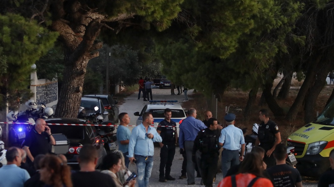 Μακελειό στην Αρτέμιδα: Σε συγκεκριμένα πρόσωπα επικεντρώνει η Ασφάλεια - Ξεκαθάρισμα αντίπαλων μαφιόζικων οργανώσεων με δράση σε Τουρκία, Βαλκάνια, Γαλλία.