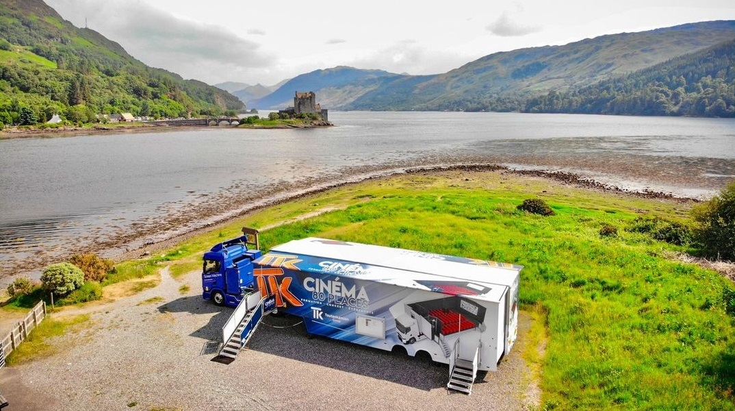 Σκωτία: Κινητός κινηματογράφος σε κίνδυνο μετά από 25 χρόνια στον δρόμο - Bουλευτές κλήθηκαν να βοηθήσουν στην εξασφάλιση χρηματοδότησης.
