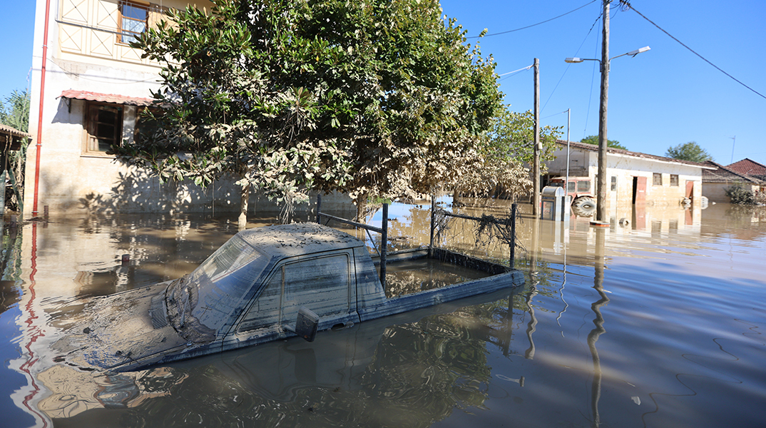 Η κατάρα της Πολιτικής και ο σπασμένος καθρέφτης της Θεσσαλίας