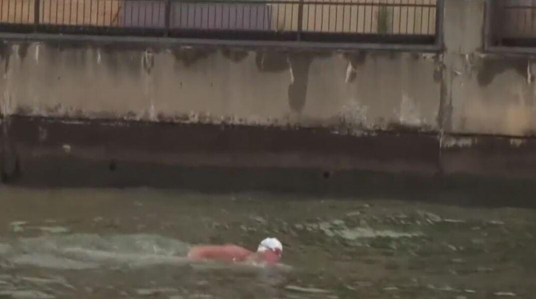 Βρετανός κολύμπησε 500 χλμ στον ποταμό Χάντσον για την ρύπανση των υδάτων