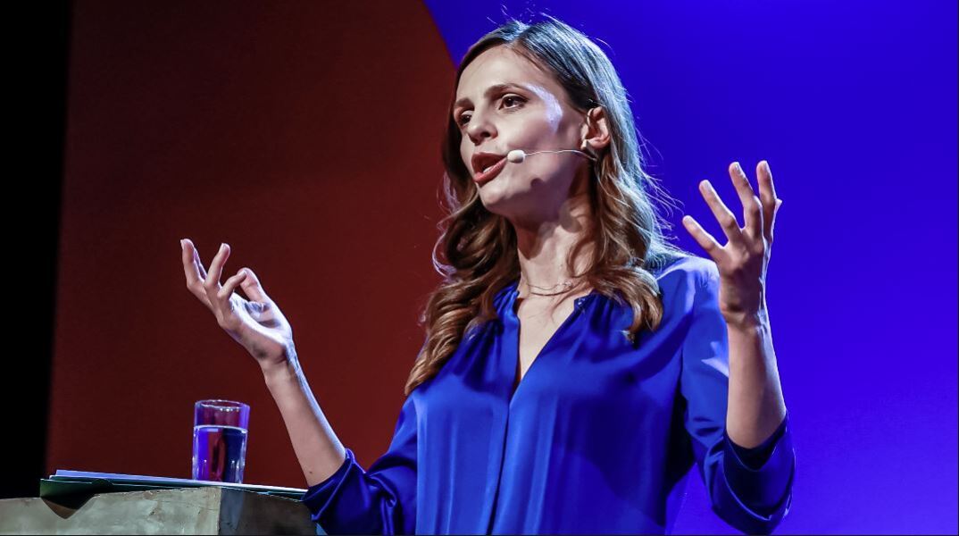 Η απάντηση της Αχτσιόγλου στα δημοσιεύματα για εμπλοκή της στην παραίτηση Τσίπρα