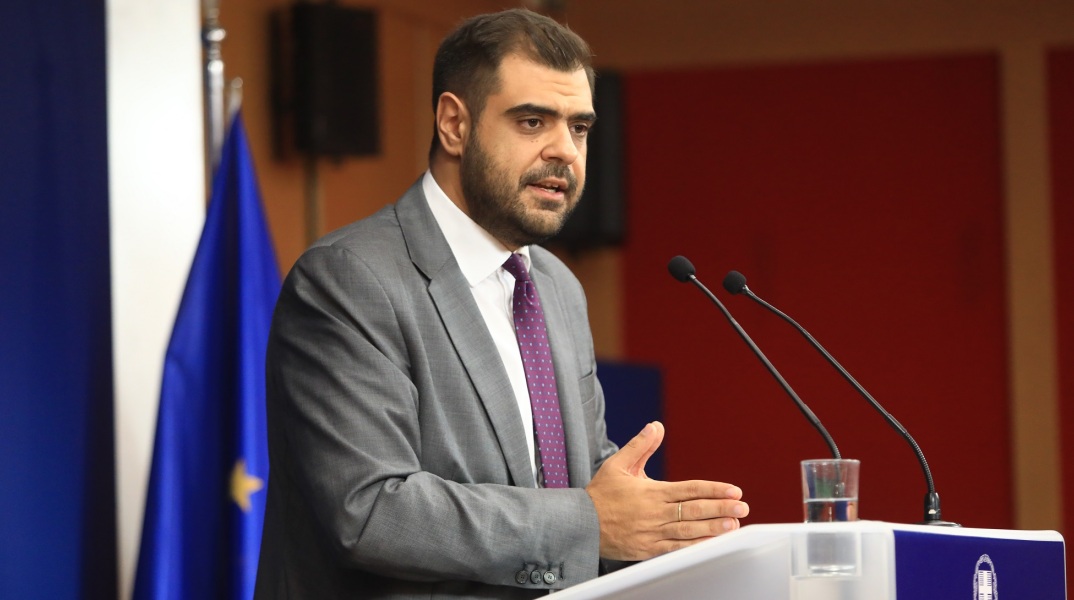 Τραγωδία στη Λιβύη - Παύλος Μαρινάκης: Δεν ισχύει ότι μετέβη κλιμάκιο της ΕΥΠ - Ήταν τροχαίο δυστύχημα - Η ενημέρωση του κυβερνητικού εκπροσώπου.