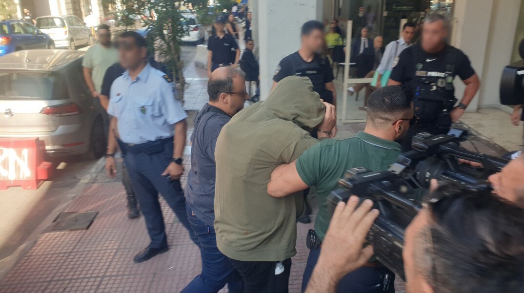 Στον ανακριτή ο 68χρονος που δολοφόνησε υπάλληλο πάρκινγκ στον Πειραιά