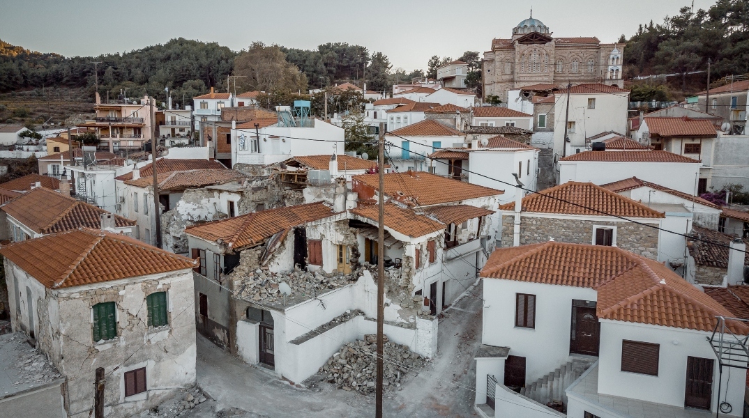 Τα κτίρια πεθαίνουν όρθια