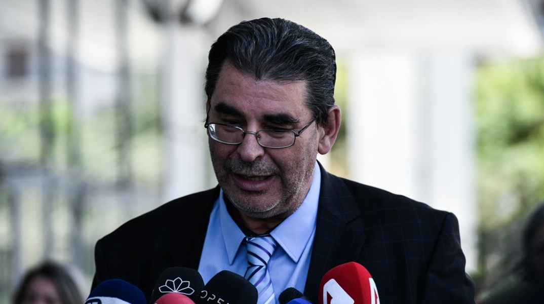 Ο πατέρας της Ελένης Τοπαλούδη κατά τη διάρκεια δηλώσεών του