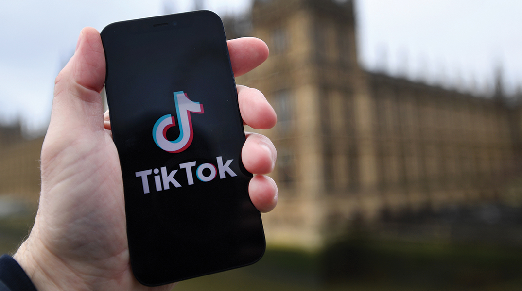 345 εκατομμύρια ευρώ πρόστιμο επέβαλε η ιρλανδική Επιτροπή για την Προστασία των Δεδομένων στο TikTok για παραβίαση δεδομένων ανηλίκων