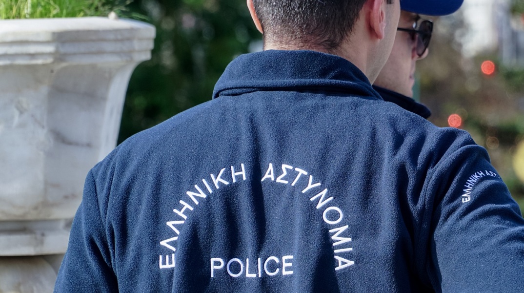 Συνελήφθη αστυνομικός στο Ηράκλειο - Εκτελούσε μεταφορές επί πληρωμή με ιδιωτικό ασθενοφόρο 