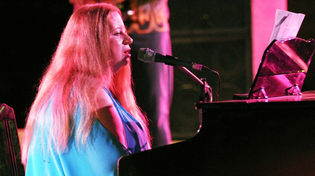 Ηράκλειο: Στη Λένα Πλάτωνος το βραβείο «Νίκος Καζαντζάκης» - Η πρωτοποριακή συνθέτρια και μουσικός τιμήθηκε στη γενέθλια πόλη της.