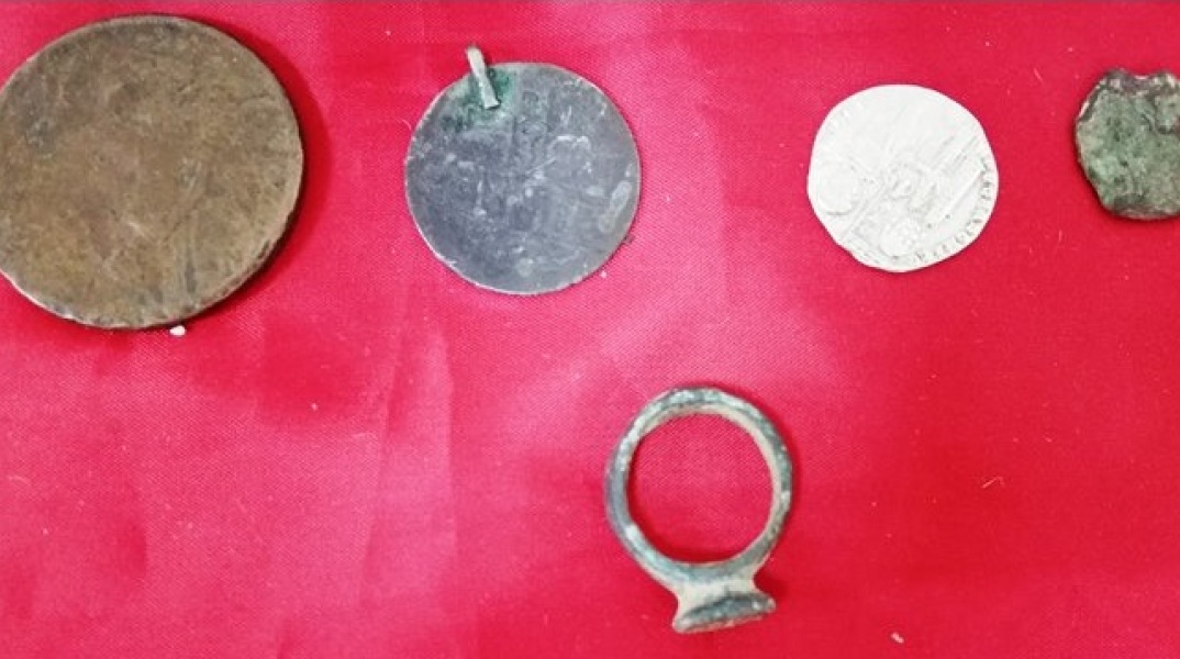 Συνελήφθη 71χρονος στη Ξάνθη για κατοχή αρχαιοτήτων - Κατασχέθηκε σειρά αντικειμένων - Τι βρέθηκε σε οργανωμένη επιχείρηση της αστυνομίας στο σπίτι του.