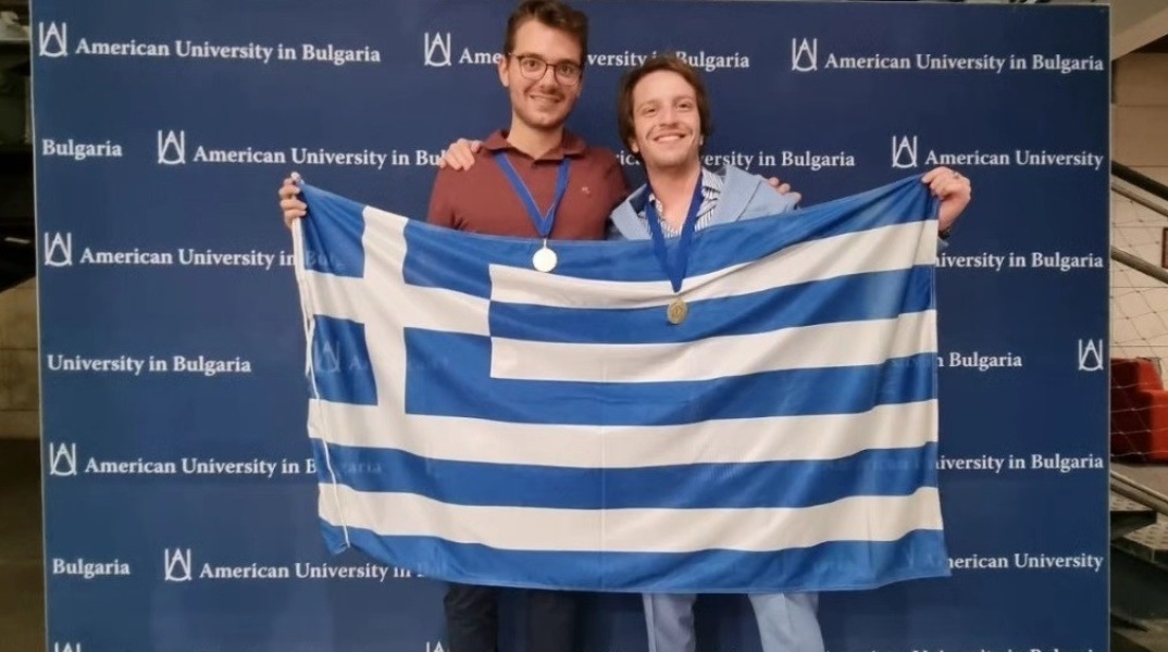 Δυο χρυσά μετάλλια μαθηματικών για το ΕΚΠΑ: Ο 19χρονος Γιώργος Γεωργελές και ο 20χρονος Δημήτρης Εμμανουήλ επικράτησαν απέναντι σε 393 φοιτητές από 43 χώρες.