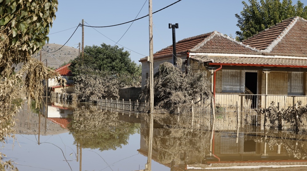 Πλημμυρισμένα σπίτια στη Θεσσαλία μετά το καταστροφικό και φονικό πέρασμα της κακοκαιρίας Daniel