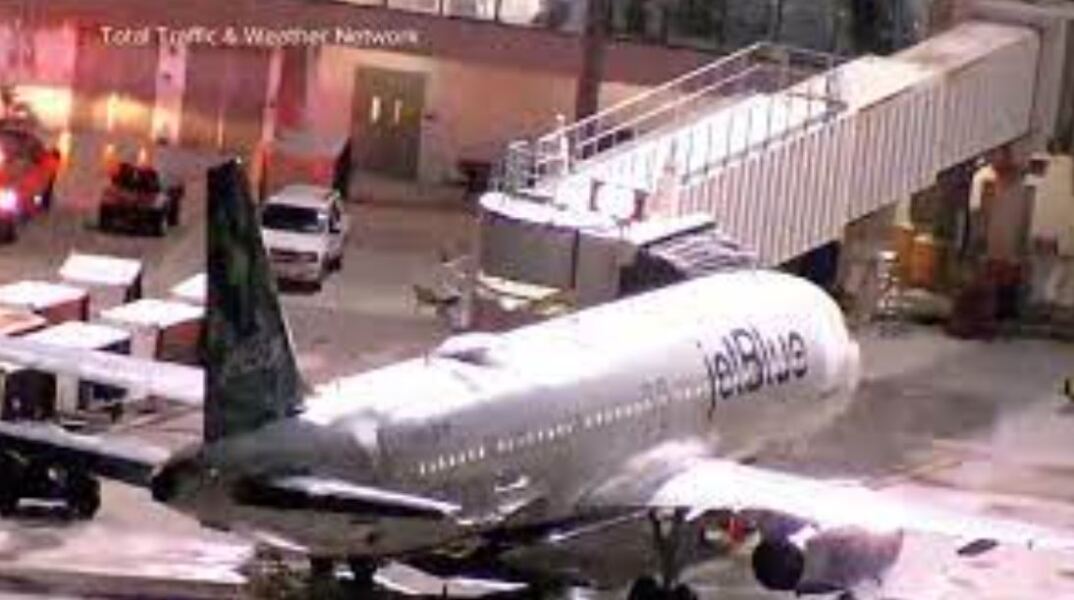Οκτώ άτομα τραυματίστηκαν σε πτήση της JetBlue λόγω ισχυρών αναταράξεων