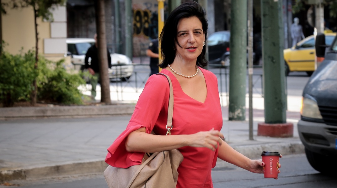 Φωτεινή Βάκη: Η πρώην βουλευτής του ΣΥΡΙΖΑ σχολιάζει με ανάρτηση στο Facebook τις εξελίξεις στο κόμμα και την εκλογή του Στέφανου Κασσελάκη.