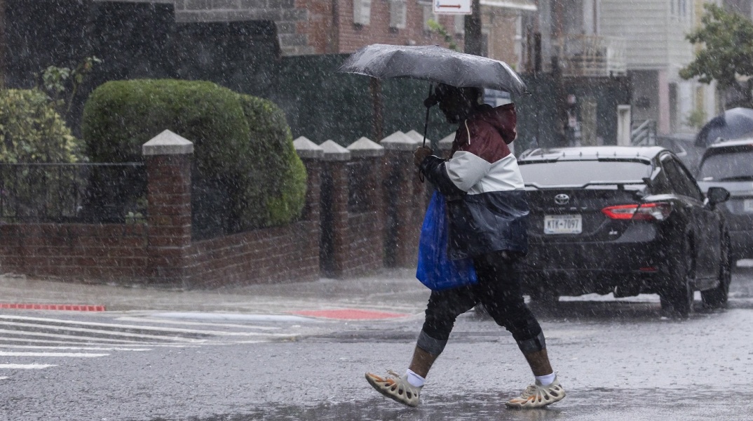 ΗΠΑ: Οι καταρρακτώδεις βροχές στη Νέα Υόρκη η «νέα κανονικότητα» λόγω της κλιματικής αλλαγής δηλώνει η κυβερνήτρια της Πολιτείας.