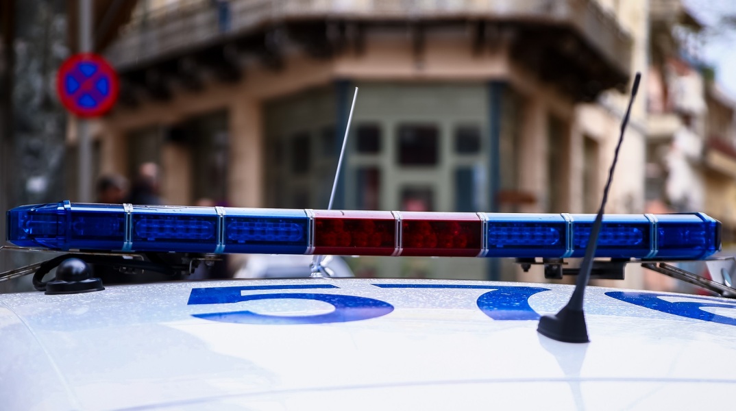 Άγιος Παντελεήμονας: 74χρονος πυροβόλησε ζευγάρι - Νεκρός ένας άνδρας - Σοβαρά τραυματισμένη η γυναίκα - Συνελήφθη ο δράστης. 